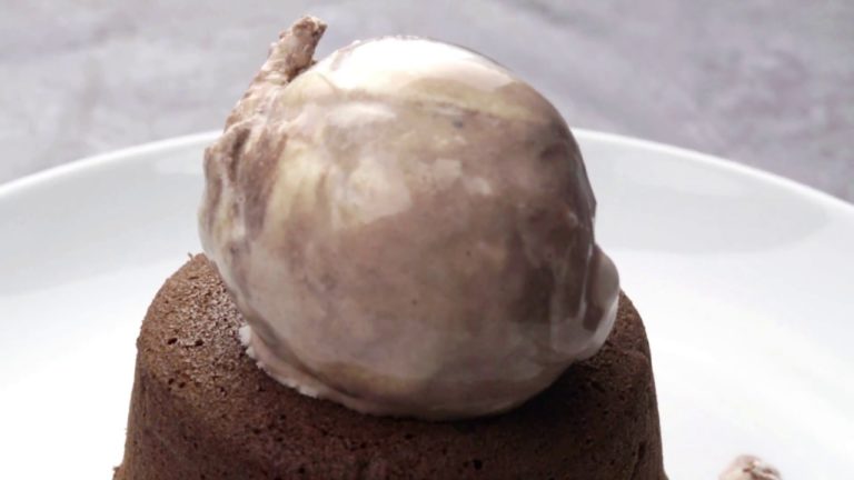 Molten Chocolate Liquor Cake